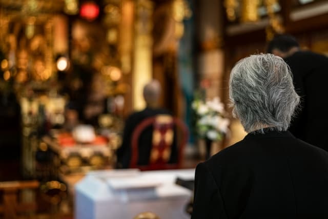 家族葬・一般葬におけるお坊さんの必要性