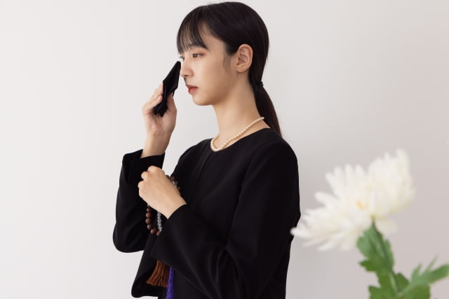 お通夜でのハンカチはどうする？