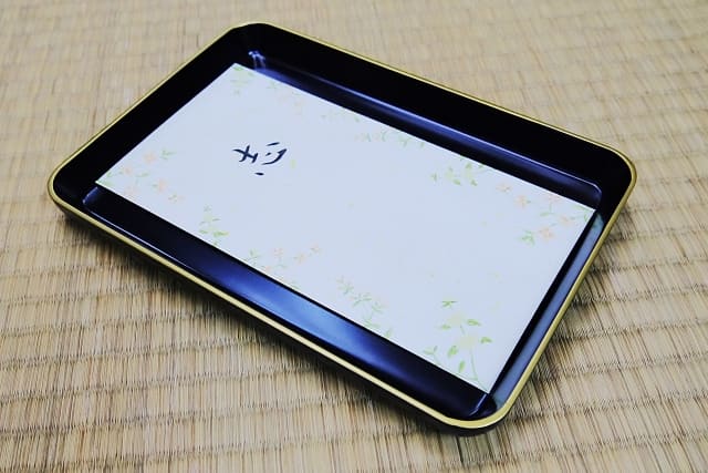 心付けを渡す最適なタイミングと渡し方