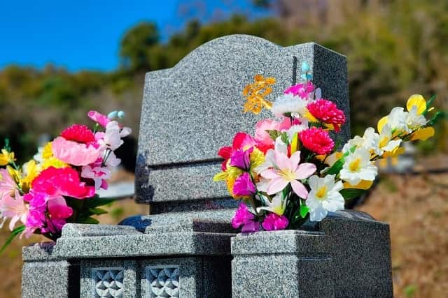 葬儀・お墓の問題：いざという時に困る？